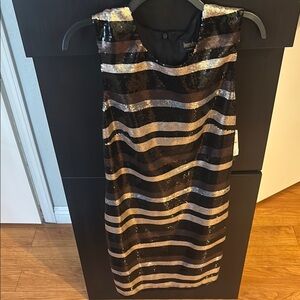 Laundry By Shelli Segal Black and Gold Sheath Mini Dress